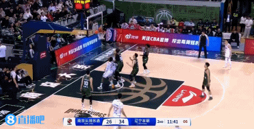 😱恐怖防守面积！法尔次节1分钟内连送2记大火锅！已经3帽了！